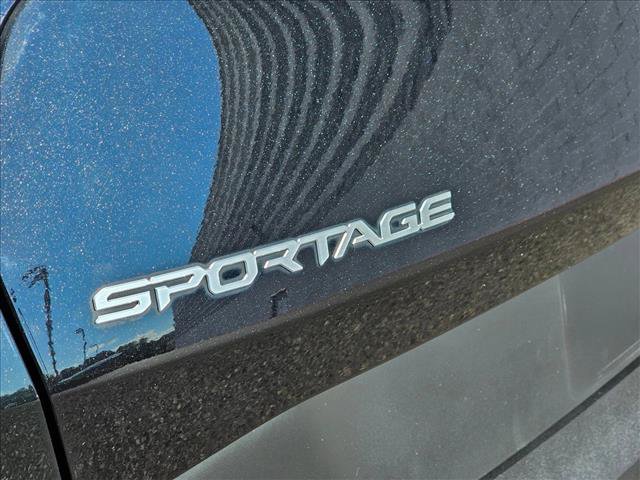 Used 2023 Kia Sportage LX AWD/4WD image 9