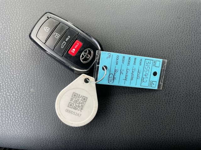 Used 2025 Toyota Camry SE FWD image 18