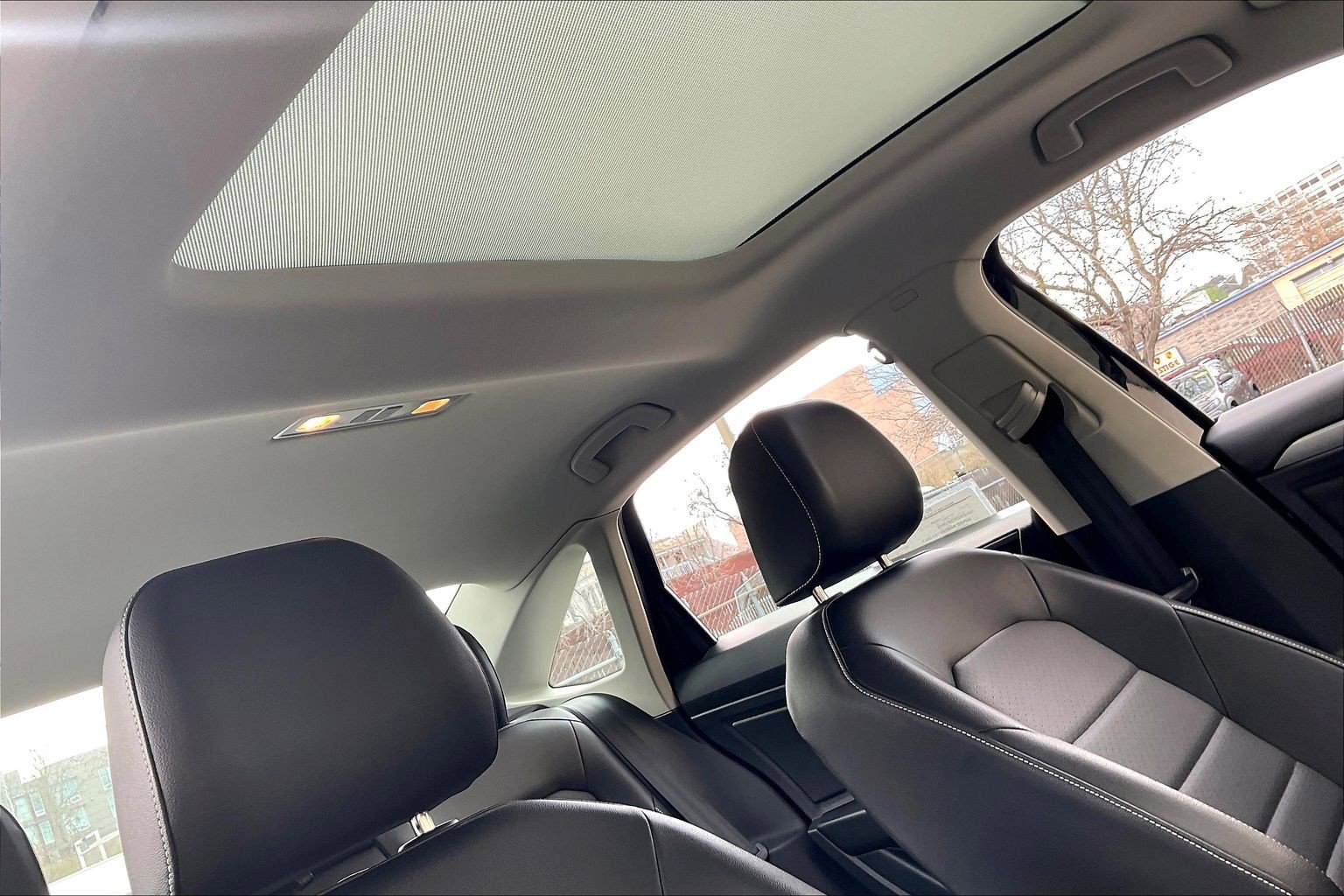 Certified 2024 Volkswagen Jetta SE w/ Panoramic Sunroof Package image 29