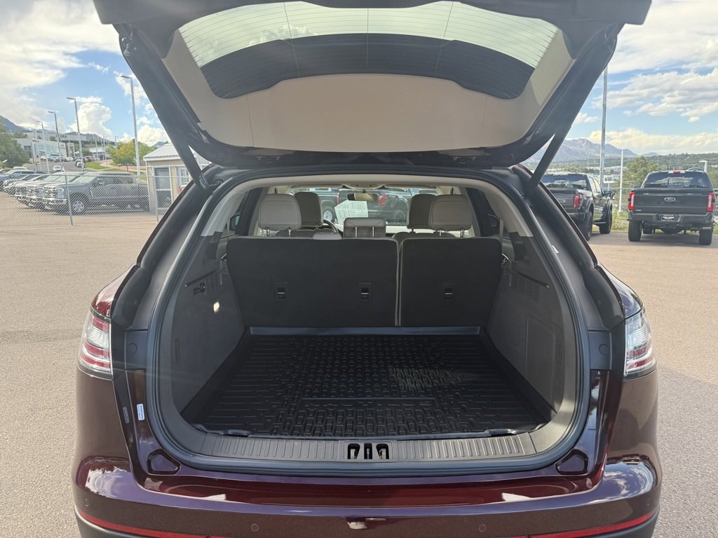 Certified 2022 Lincoln Nautilus Reserve image 9