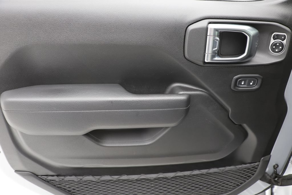Used 2024 Jeep Wrangler Unlimited AWD/4WD image 15