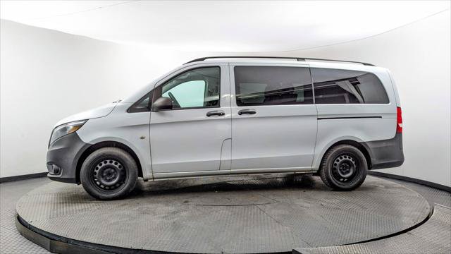 Used 2016 Mercedes-Benz Metris Passenger image 3
