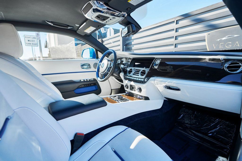 Used 2020 Rolls-Royce Wraith image 38