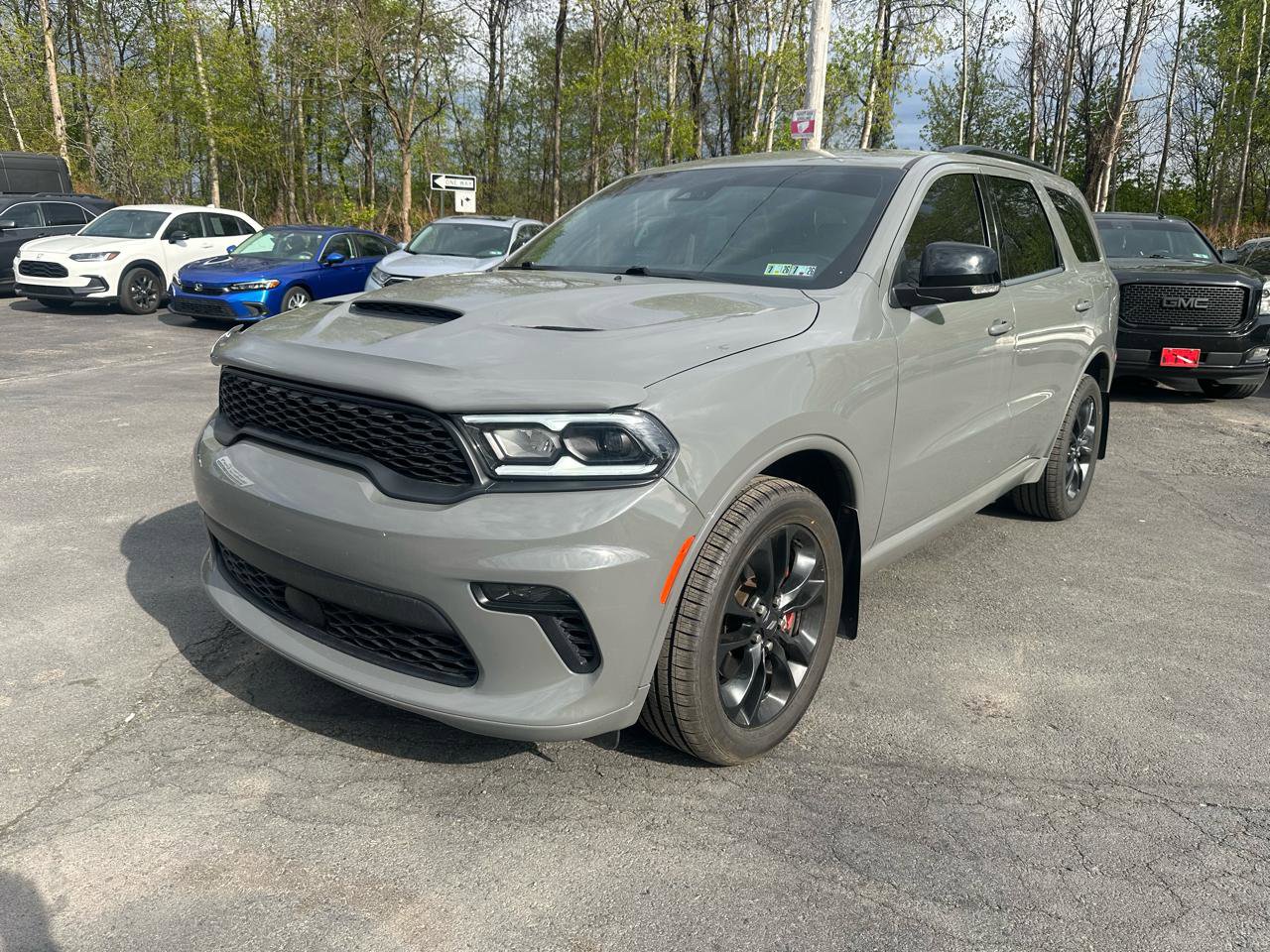 Used 2023 Dodge Durango GT image 1