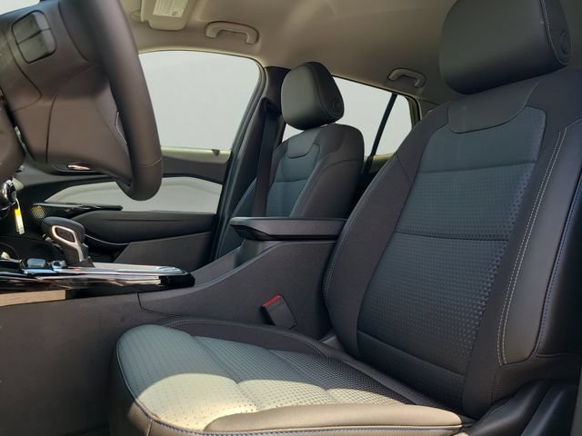 New 2026 Chevrolet Trax LT w/ Midnight Edition FWD image 24