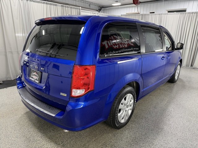 Used 2018 Dodge Grand Caravan SE w/ UConnect Hands-Free Group image 4