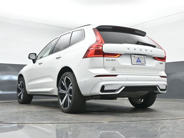 Used 2023 Volvo XC60 B5 Ultimate w/ Protection Package Premier AWD/4WD image 16