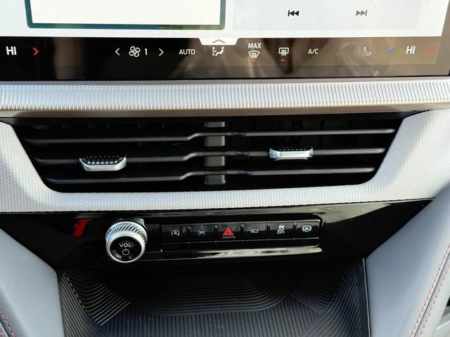 New 2026 Ford Explorer Active w/ Active Comfort Package image 17