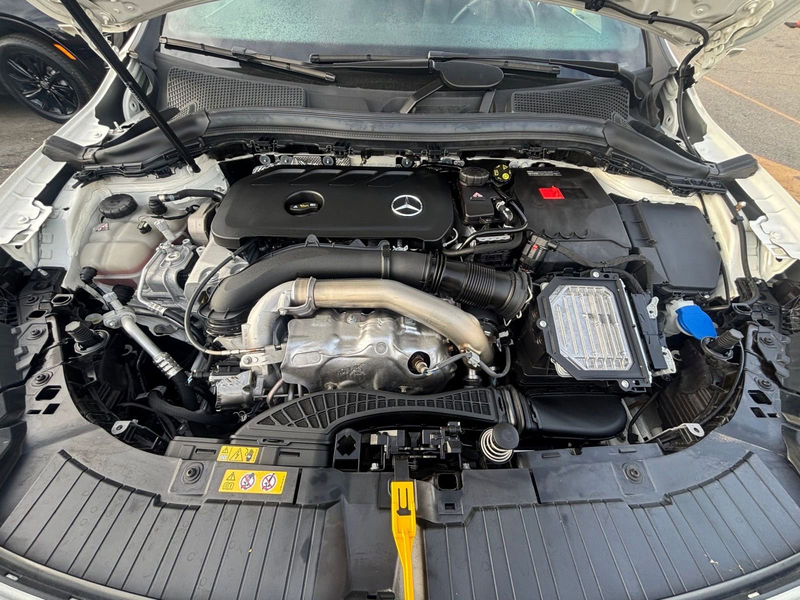 Used 2025 Mercedes-Benz GLA 250 4MATIC image 32