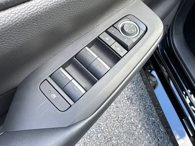 New 2026 Toyota Prius Plug-In Hybrid FWD image 21