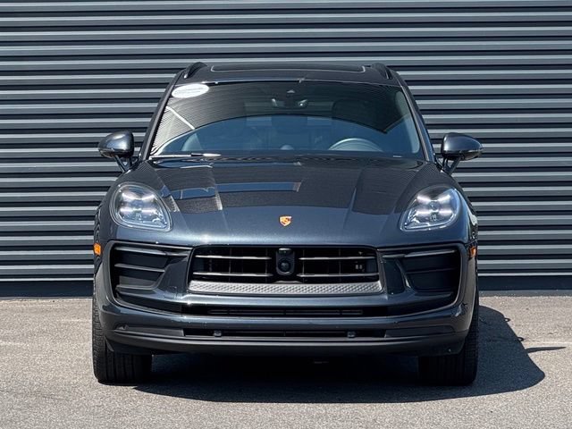 Certified 2026 Porsche Macan AWD/4WD image 10