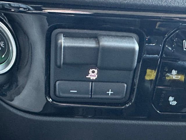 Used 2023 Chevrolet Silverado 1500 ZR2 w/ Technology Package image 42