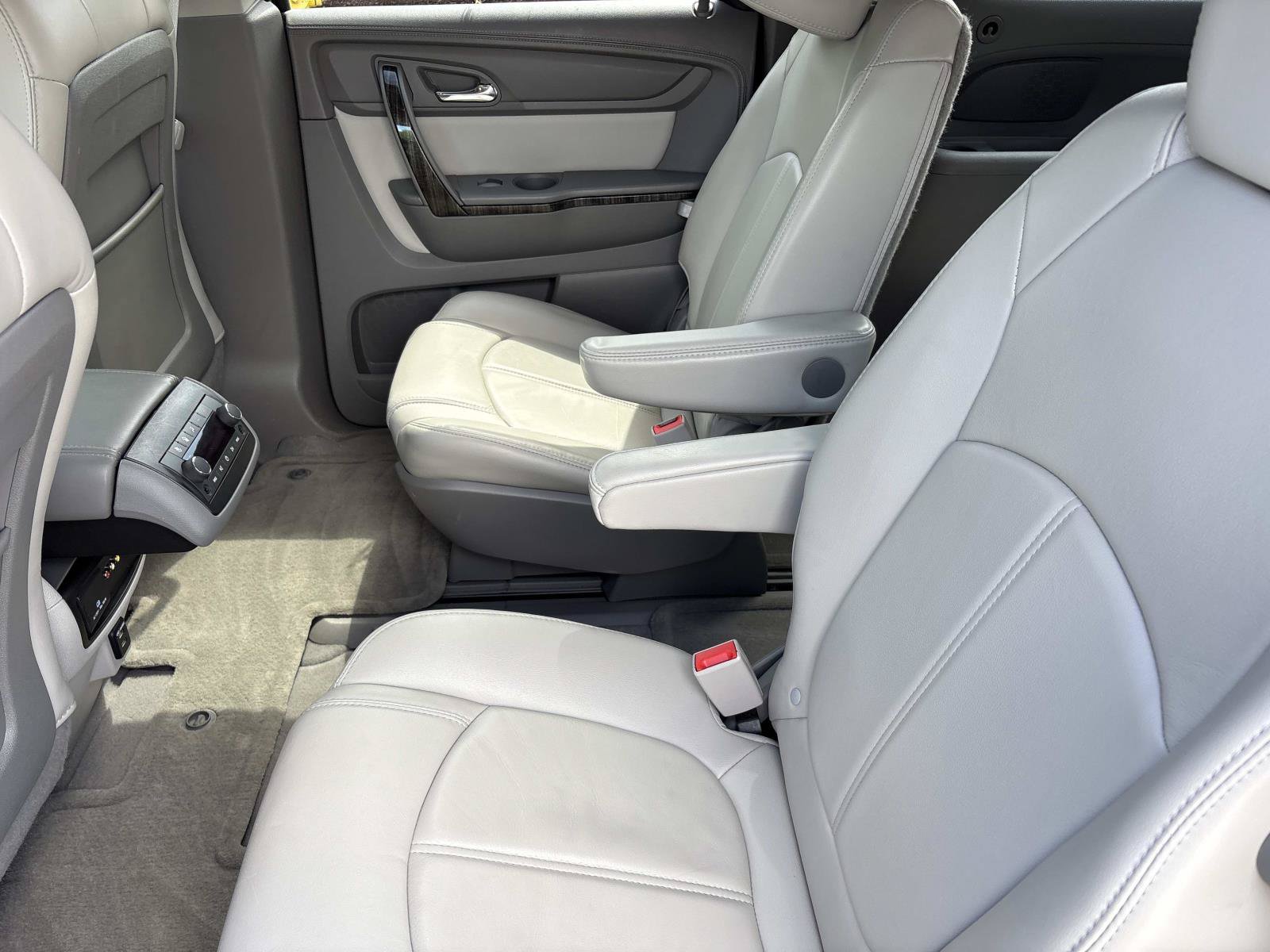Used 2014 GMC Acadia SLT AWD/4WD image 31