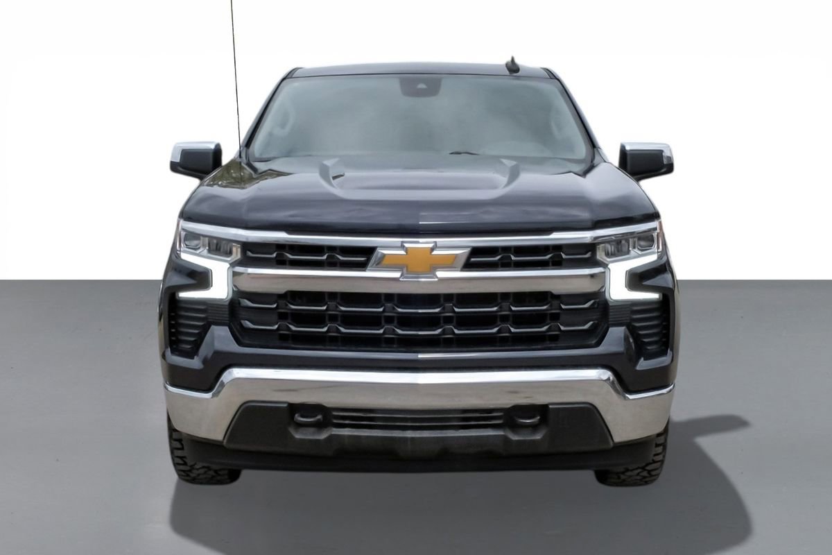 Used 2024 Chevrolet Silverado 1500 LT w/ Z71 Off-Road Package image 3