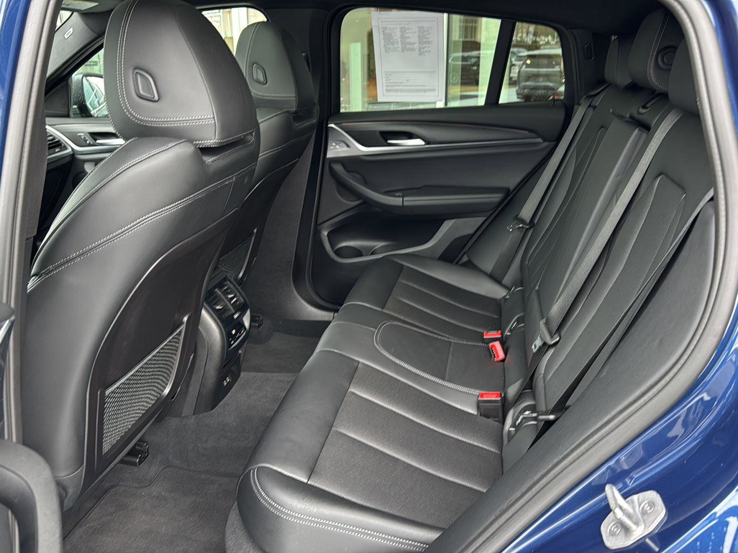 Certified 2023 BMW X4 xDrive30i w/ Premium Package image 9