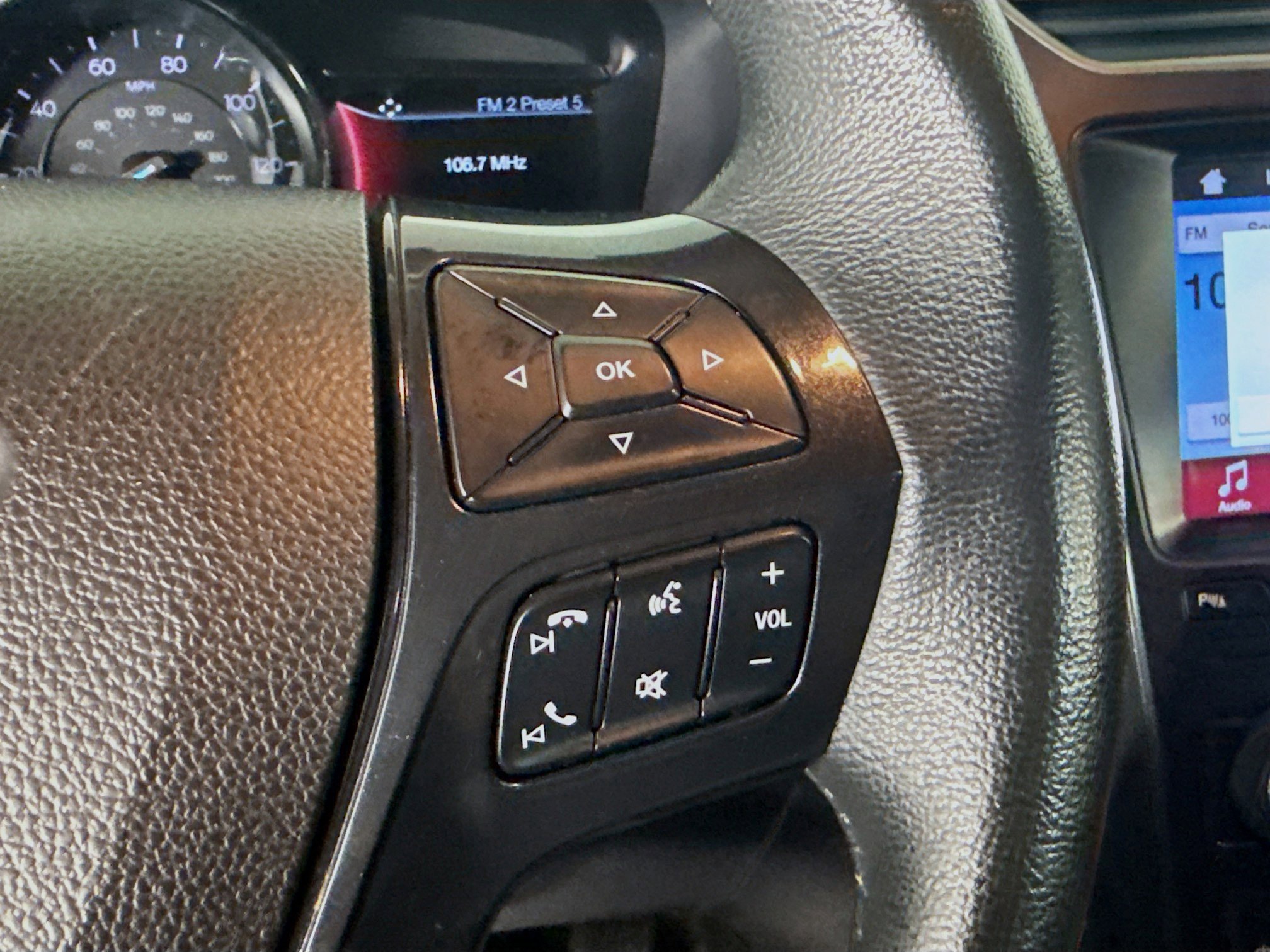 Used 2018 Ford Explorer XLT w/ Equipment Group 202A image 15