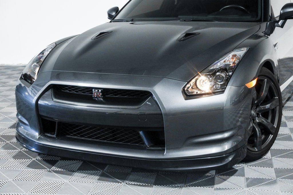 Used 2009 Nissan GT-R Premium image 9