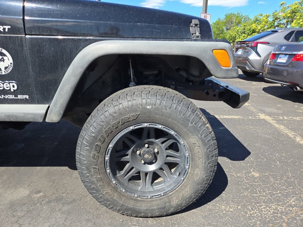Used 2004 Jeep Wrangler 4WD w/ Dual Top Group image 4