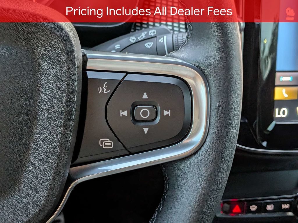 Used 2022 Volvo XC40 T5 R-Design w/ Advanced Package AWD/4WD image 28