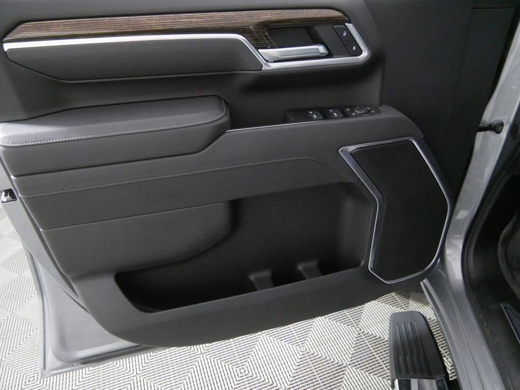 Used 2025 GMC Sierra 2500 SLE w/ Preferred Package AWD/4WD image 18