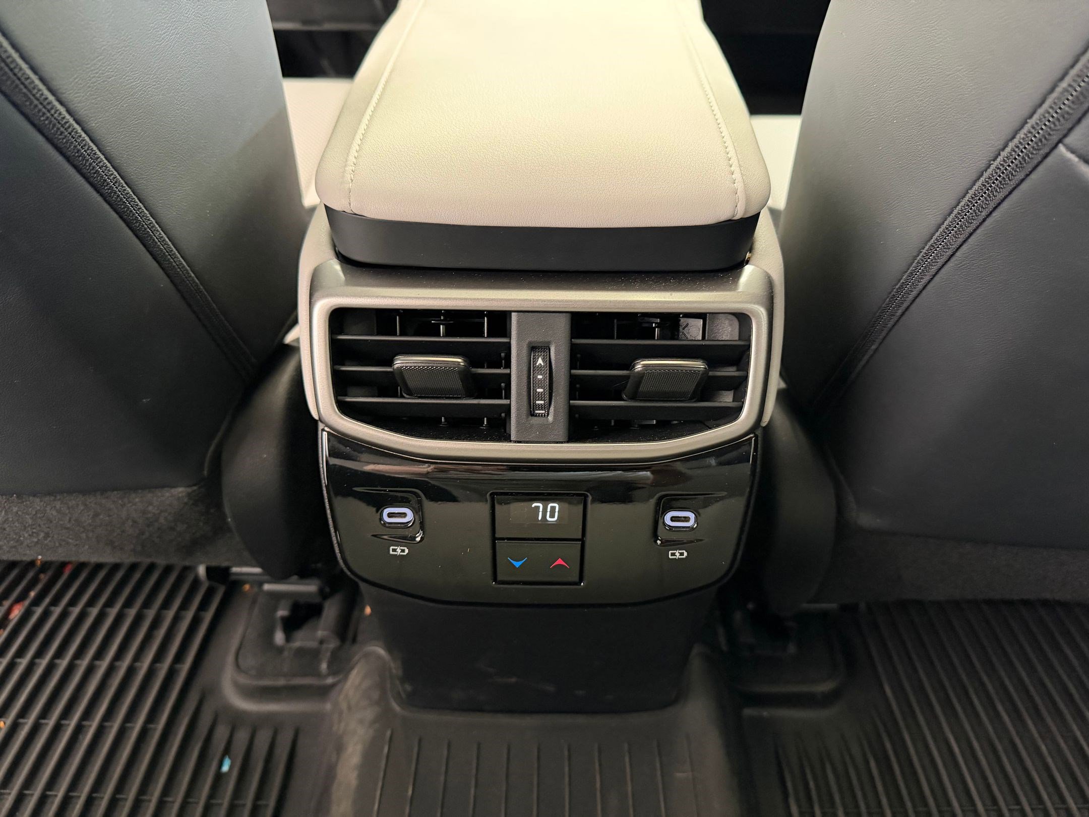 Used 2025 Lexus RX 350h w/ Convenience Package image 30