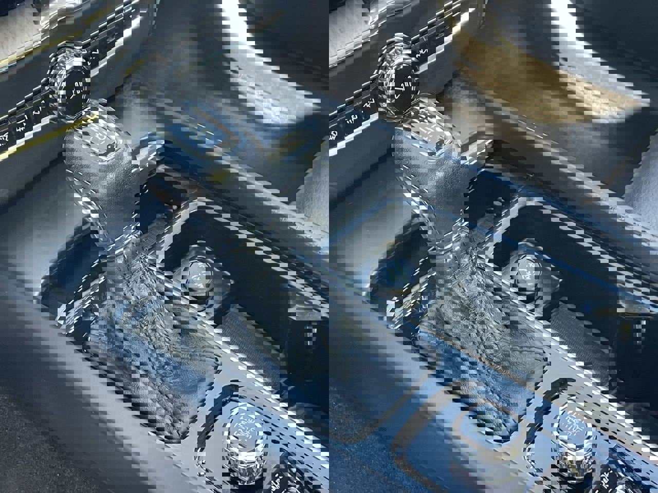 Used 2020 Volvo XC60 T6 Inscription w/ Protection Package Premier image 30