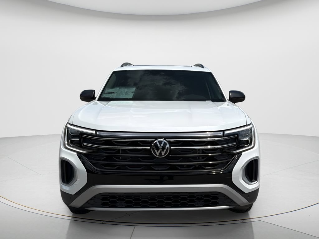 New 2026 Volkswagen Atlas Peak Edition AWD/4WD image 2