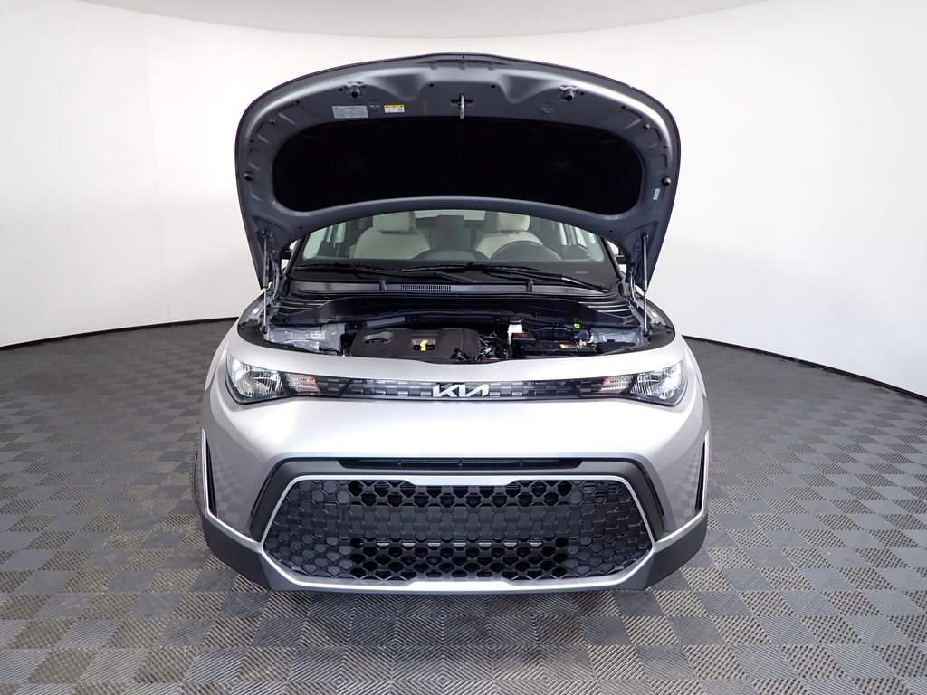 Used 2025 Kia Soul LX w/ LX Technology Package image 9