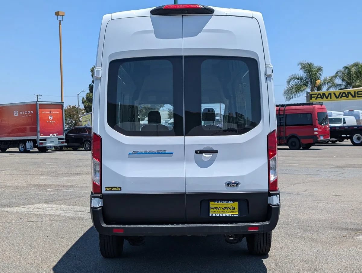 Used 2023 Ford E-Transit 148 High Roof RWD image 2