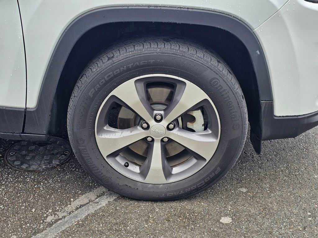 Used 2022 Jeep Cherokee Limited image 9