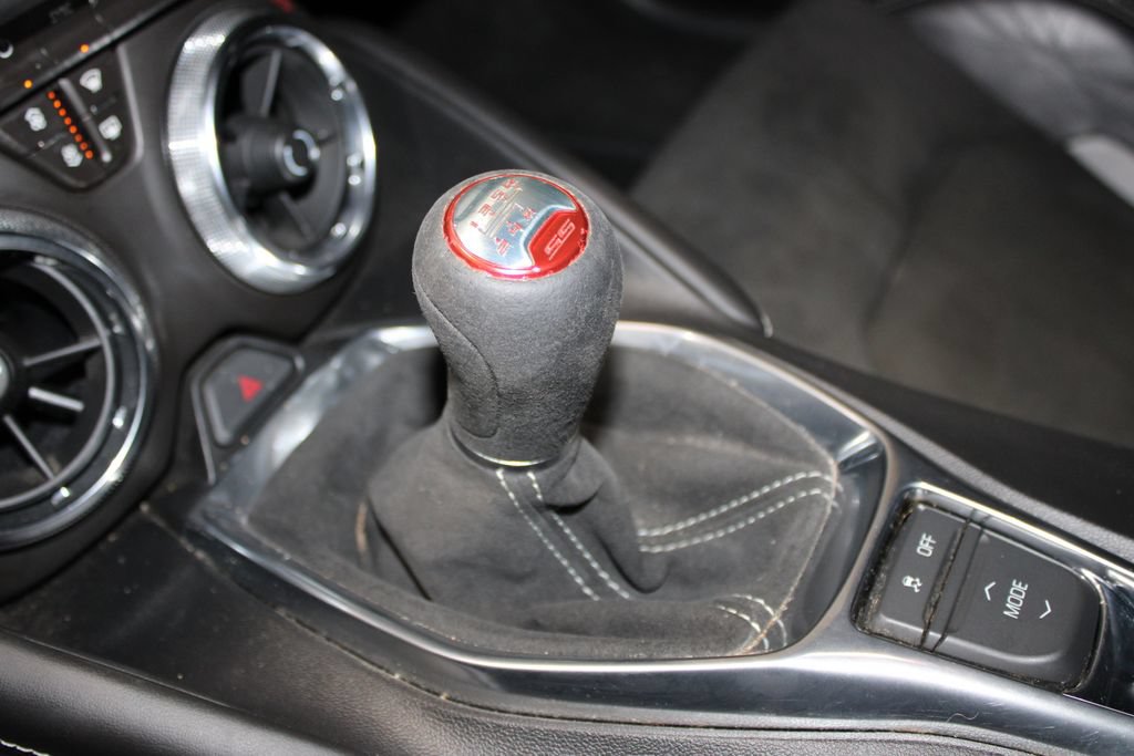 Used 2018 Chevrolet Camaro SS RWD image 39