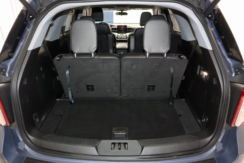 Certified 2021 Ford Explorer XLT w/ Equipment Group 202A image 14