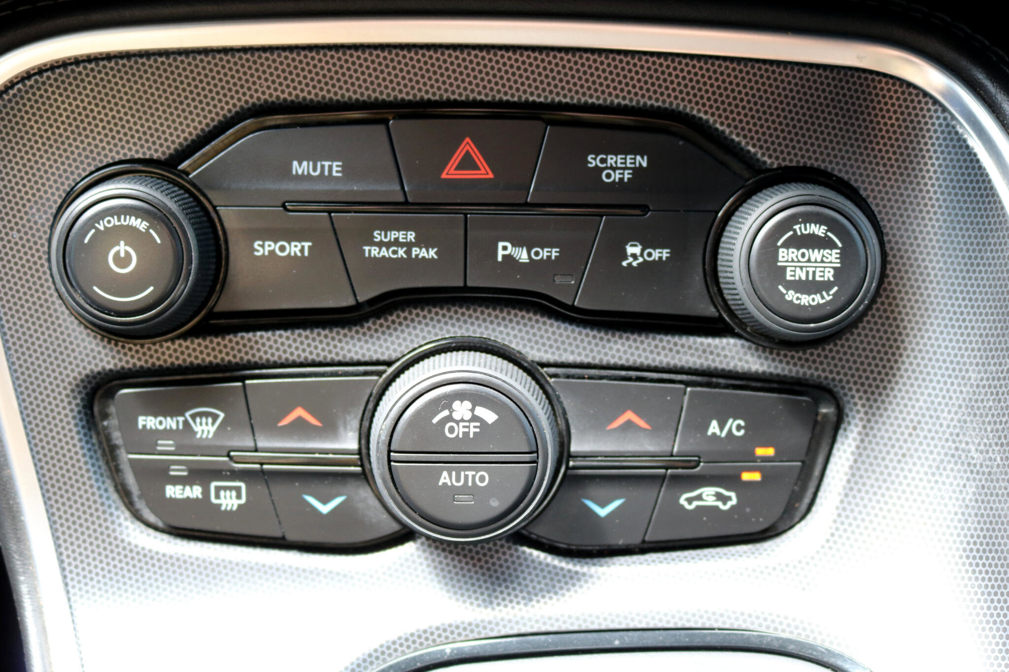 Used 2018 Dodge Challenger R/T Scat Pack w/ Leather Interior Group image 28