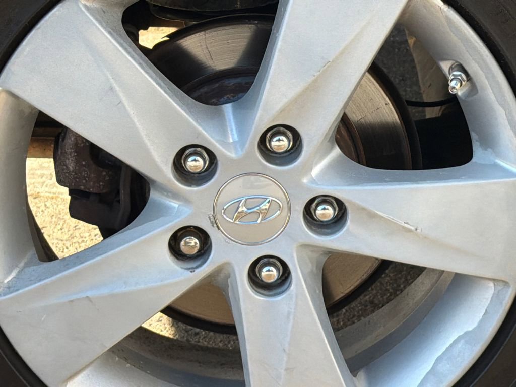 Used 2012 Hyundai Elantra GLS w/ Preferred Pkg 3 image 7