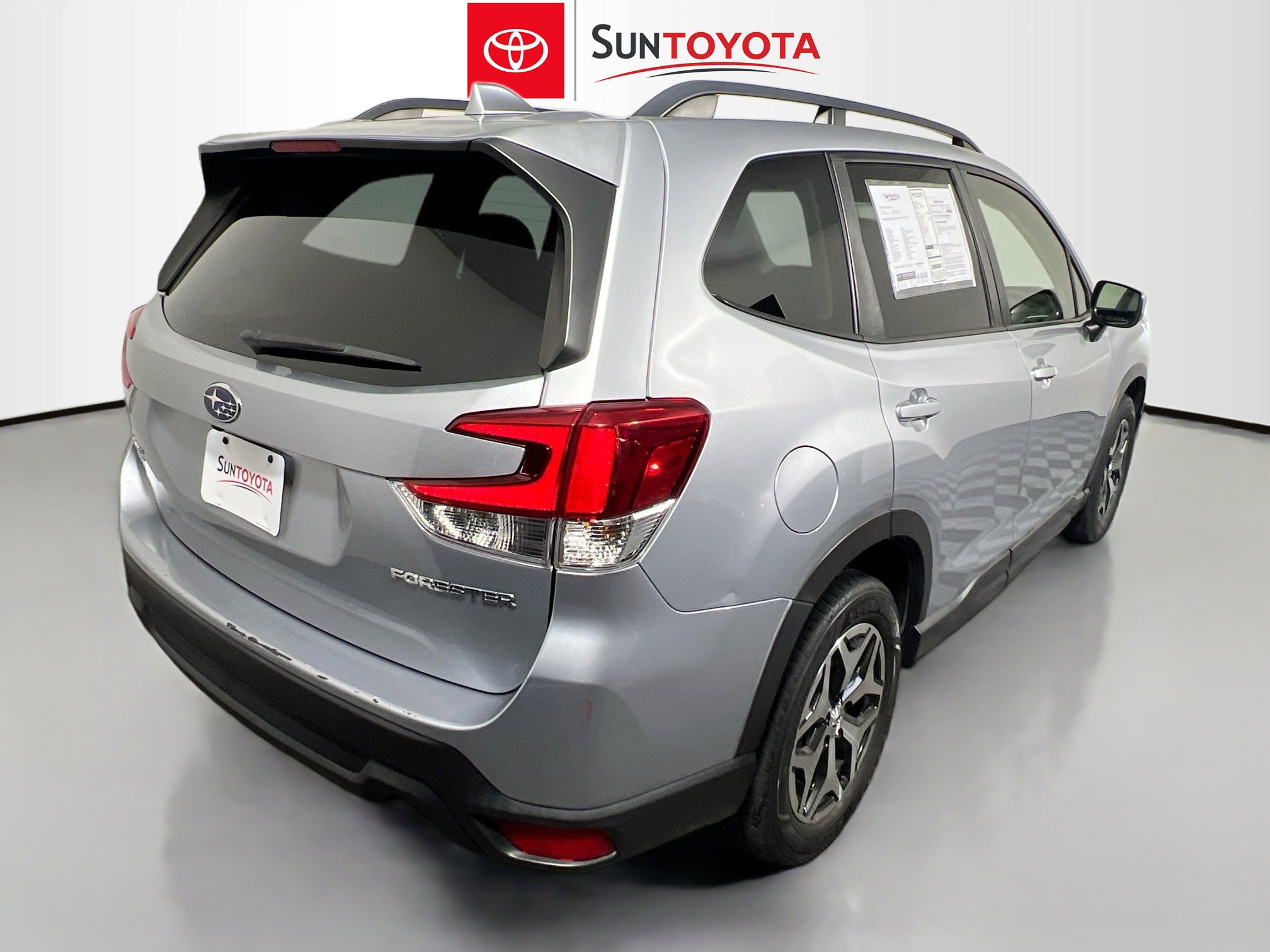 Used 2021 Subaru Forester Premium image 4