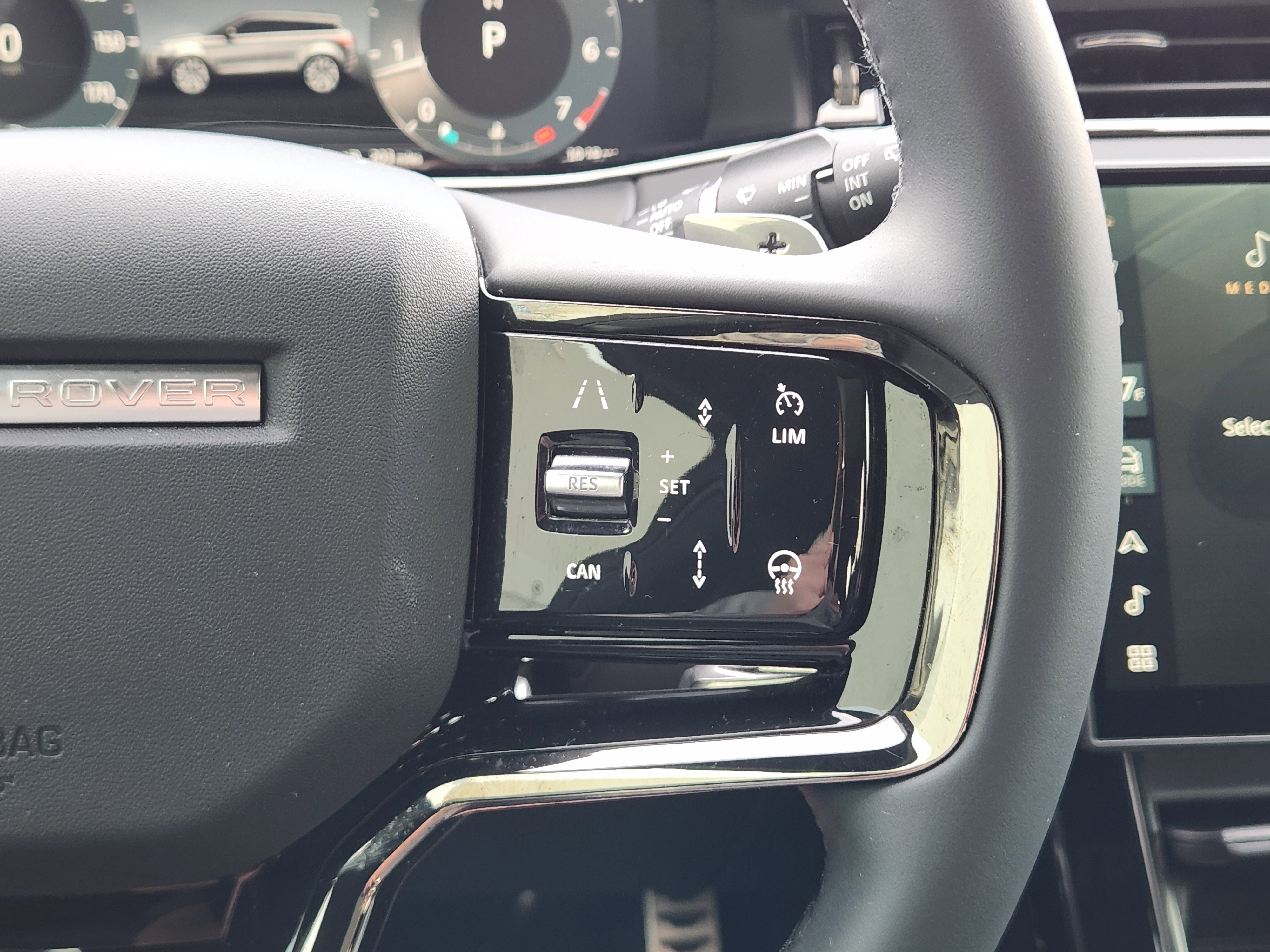 Used 2025 Land Rover Range Rover Evoque Dynamic SE image 30