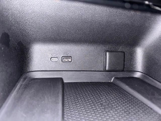 Used 2025 Chevrolet Traverse LT FWD image 24