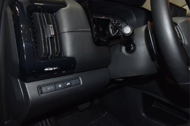 Used 2026 Nissan Pathfinder SV AWD/4WD image 21
