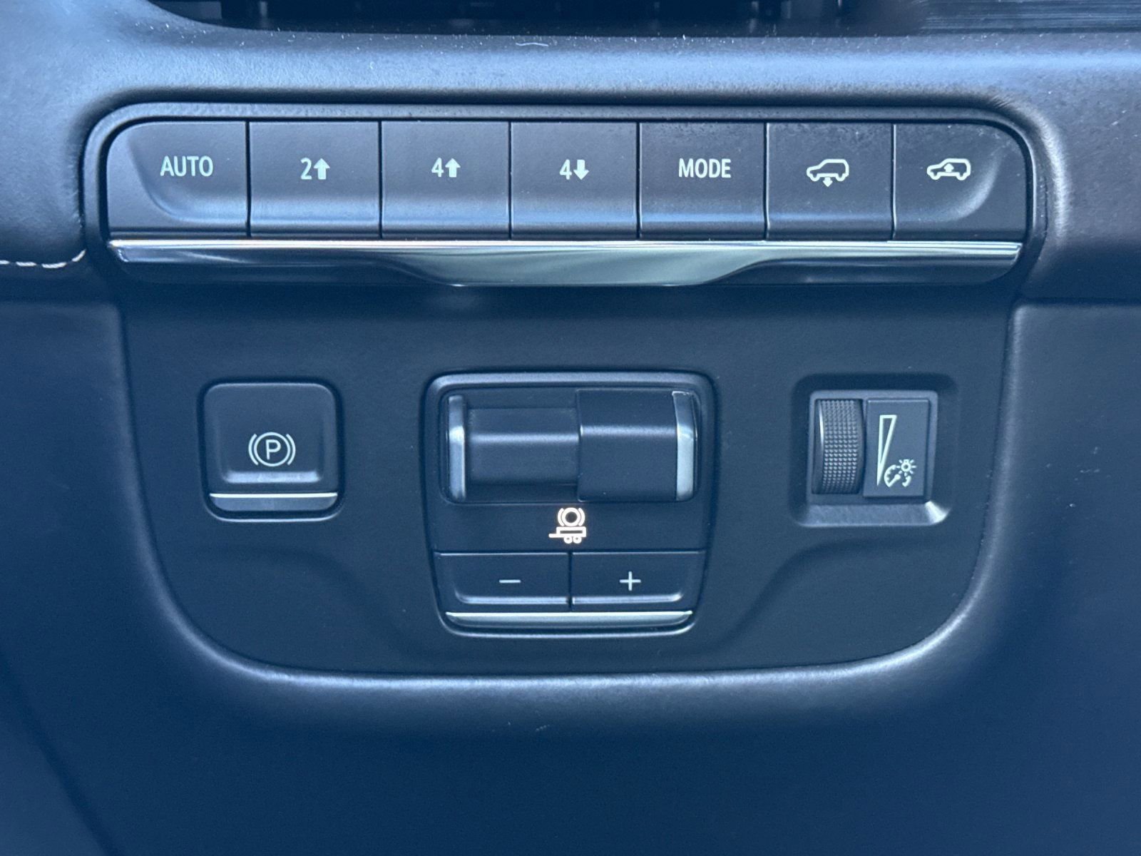 Used 2022 Cadillac Escalade ESV Sport Platinum w/ Heavy-Duty Trailer Package image 33