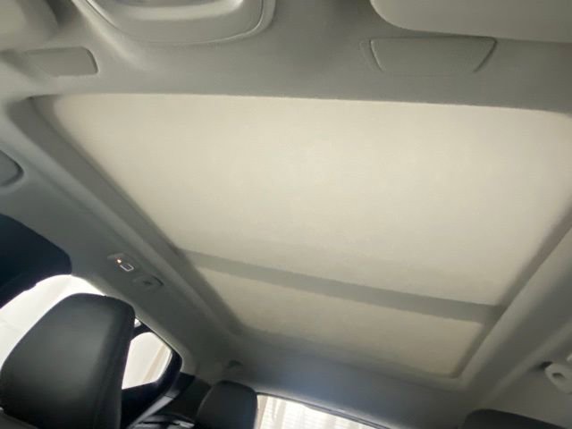 Certified 2025 Volvo XC40 B5 Core AWD/4WD image 28