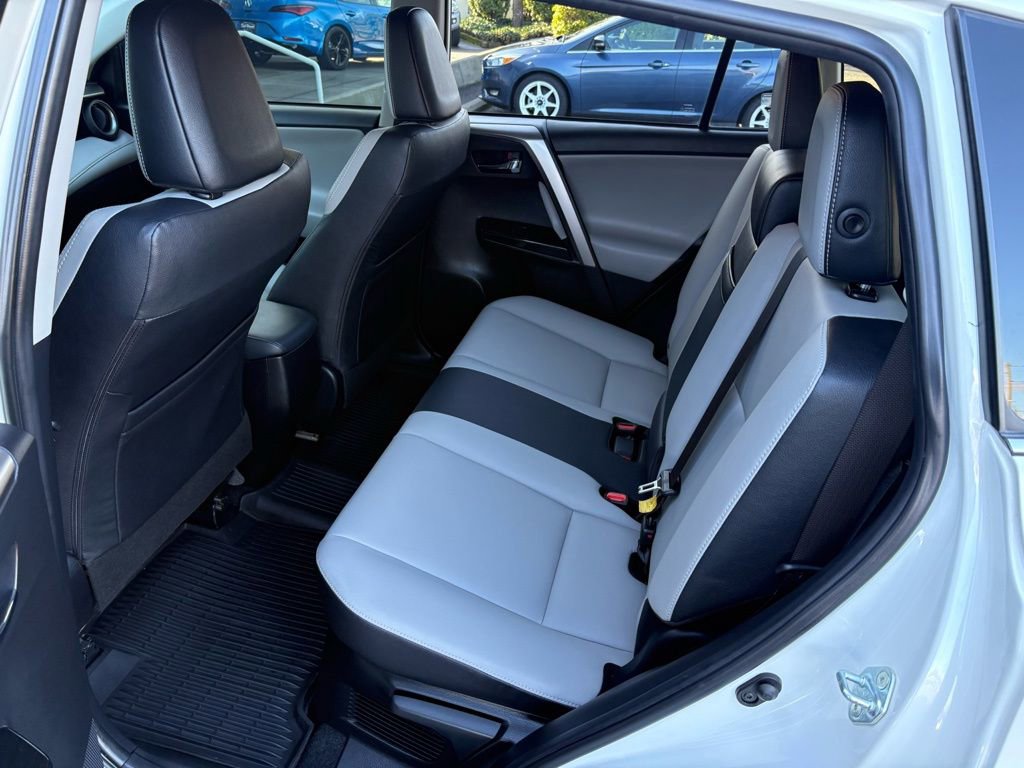 Used 2018 Toyota RAV4 Limited w/ Advanced Technology Package image 14