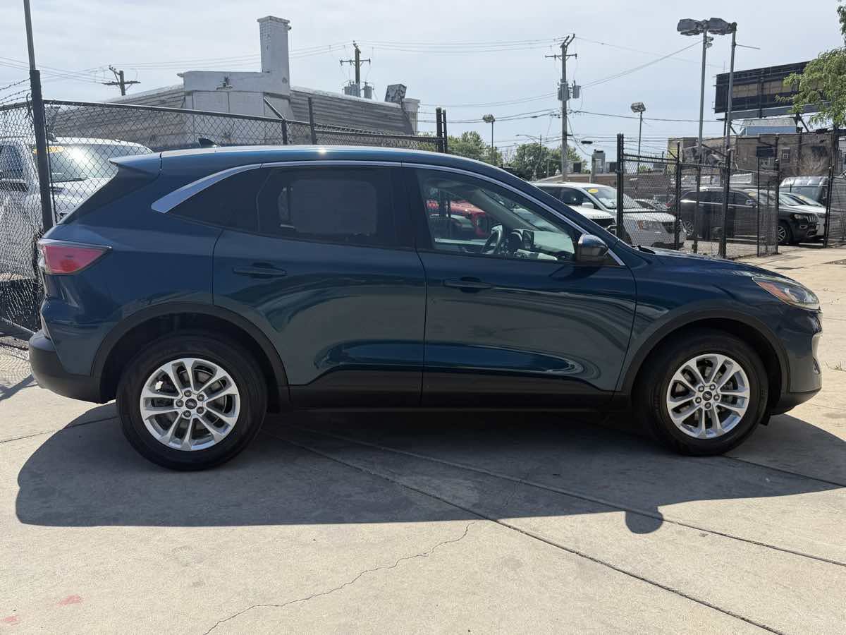 Used 2020 Ford Escape SE FWD image 4