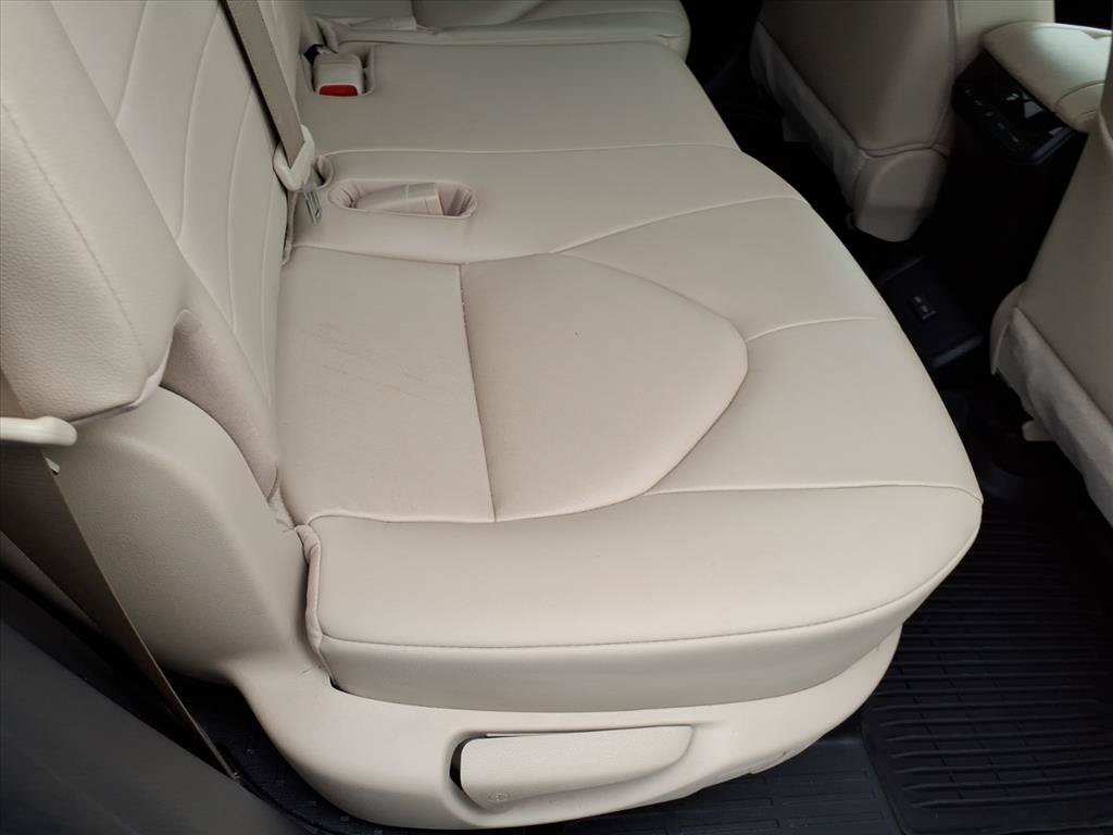 Used 2023 Toyota Highlander XLE AWD/4WD image 21
