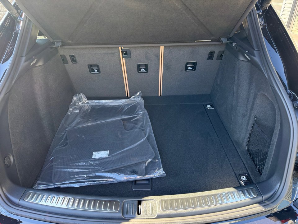 New 2026 Porsche Macan image 17