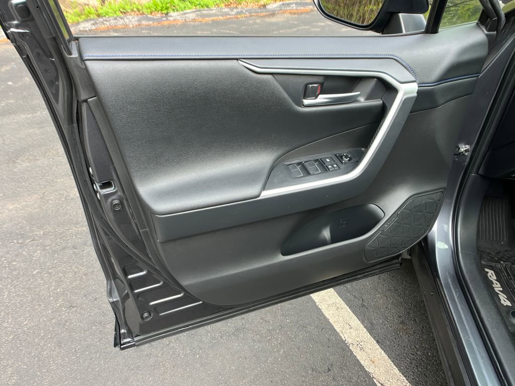 Used 2020 Toyota RAV4 XSE AWD/4WD image 11