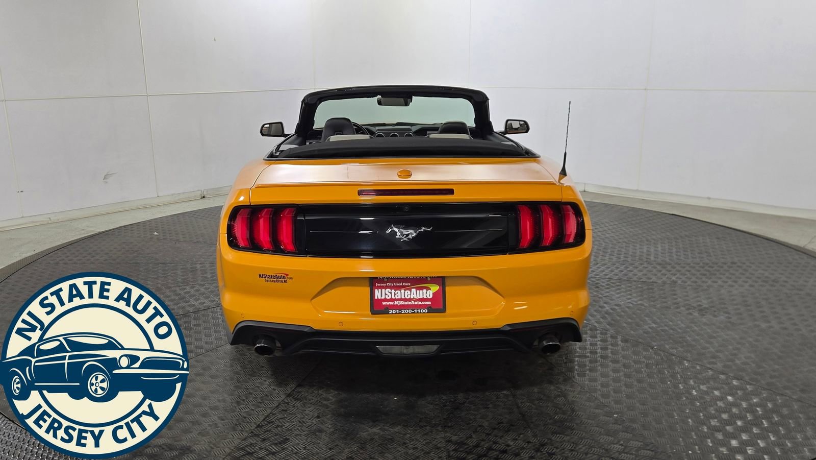 Used 2019 Ford Mustang Premium w/ Ford Safe & Smart Package RWD image 6