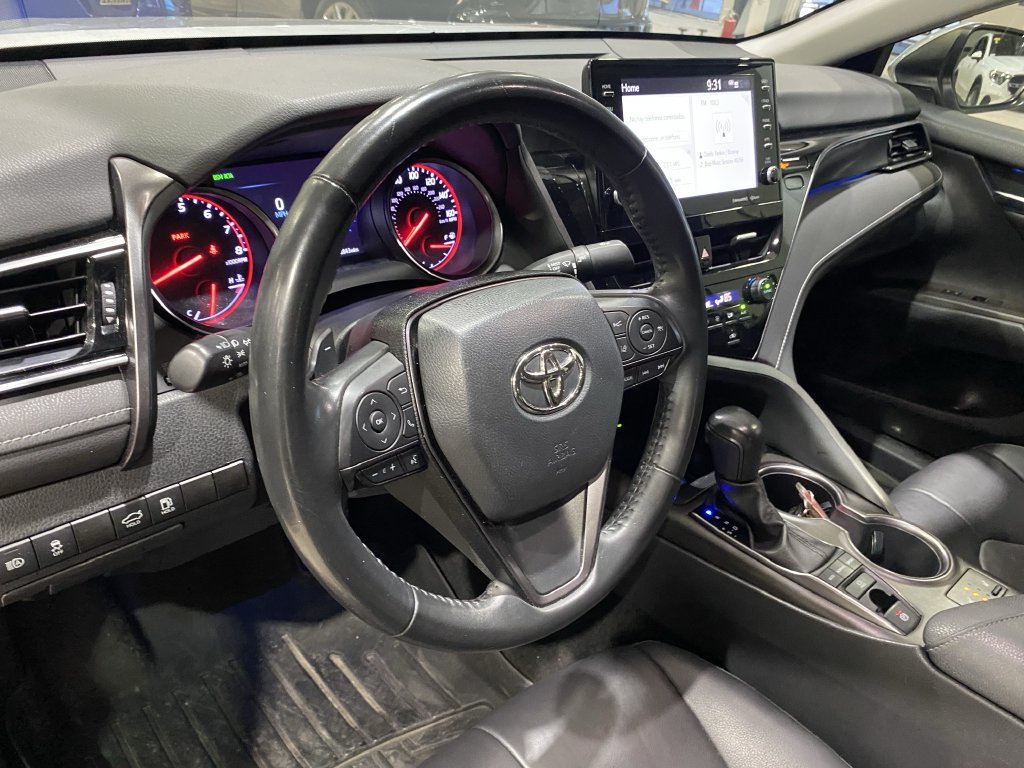 Used 2023 Toyota Camry XSE FWD image 3