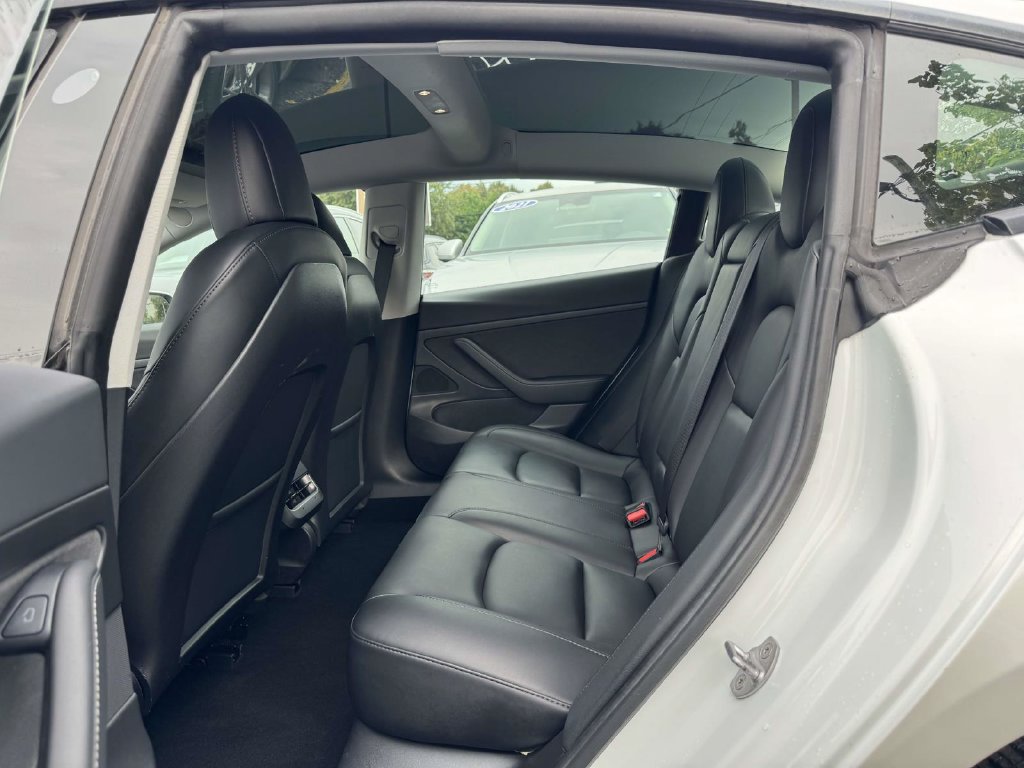 Used 2021 Tesla Model 3 Standard Range Plus RWD image 11
