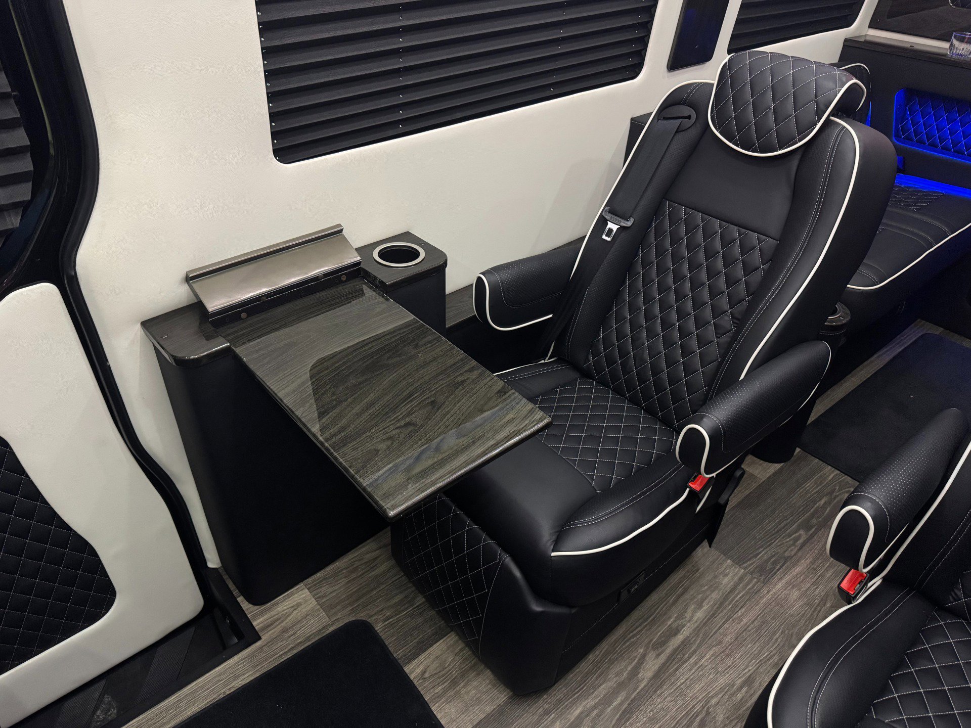 Used 2024 Mercedes-Benz Sprinter 3500 image 44