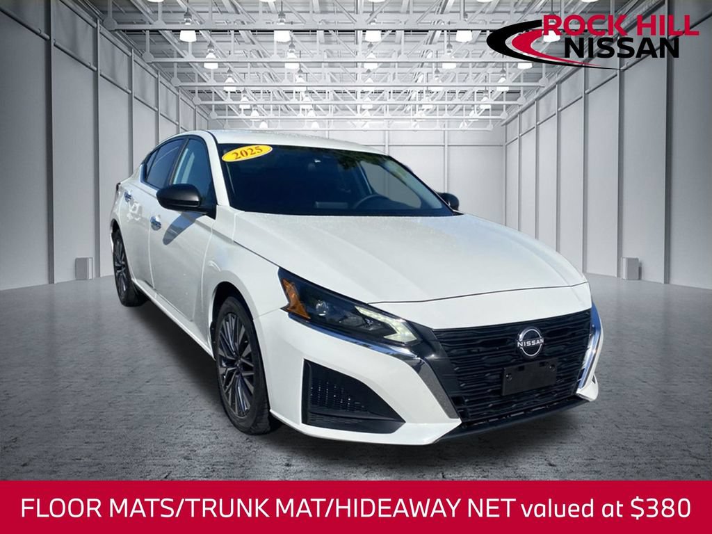 Used 2025 Nissan Altima 2.5 SV FWD image 1